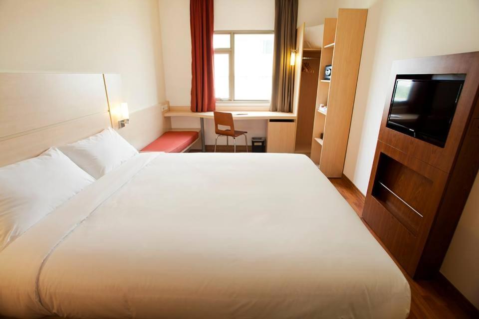 Hotel Ibis Saigon South Thành Pho Ho Chí Minh Esterno foto